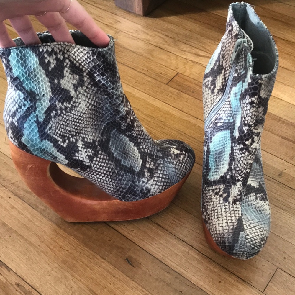 Jeffrey Campbell